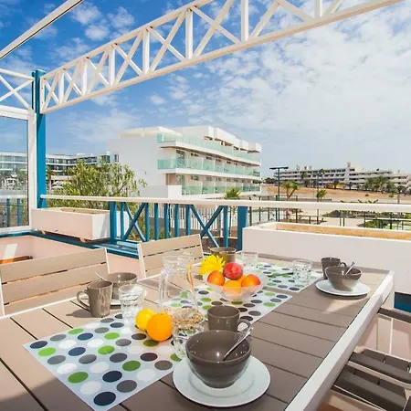 Pluton Apartment *